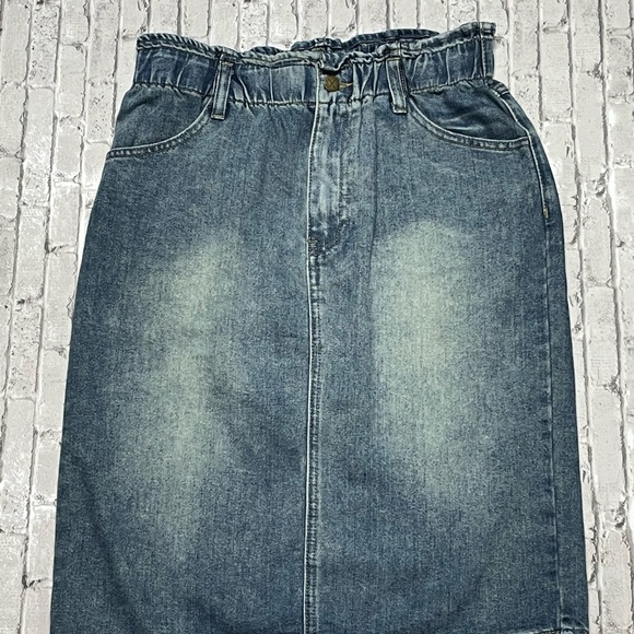 The Main Street Exchange Dresses & Skirts - Casual Blue Denim Midi Skirt